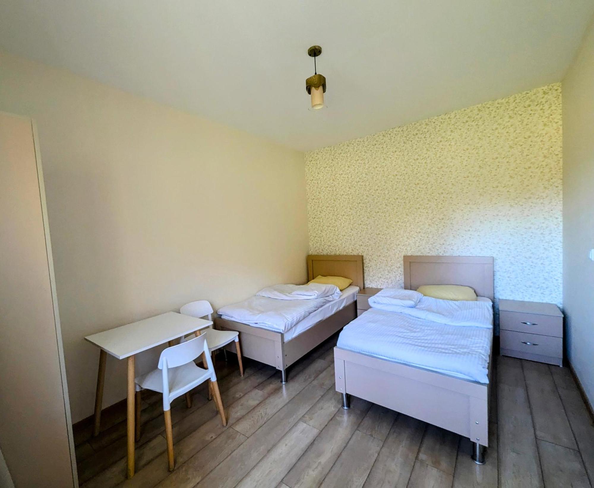 Bee House Hotel Pia Exterior photo