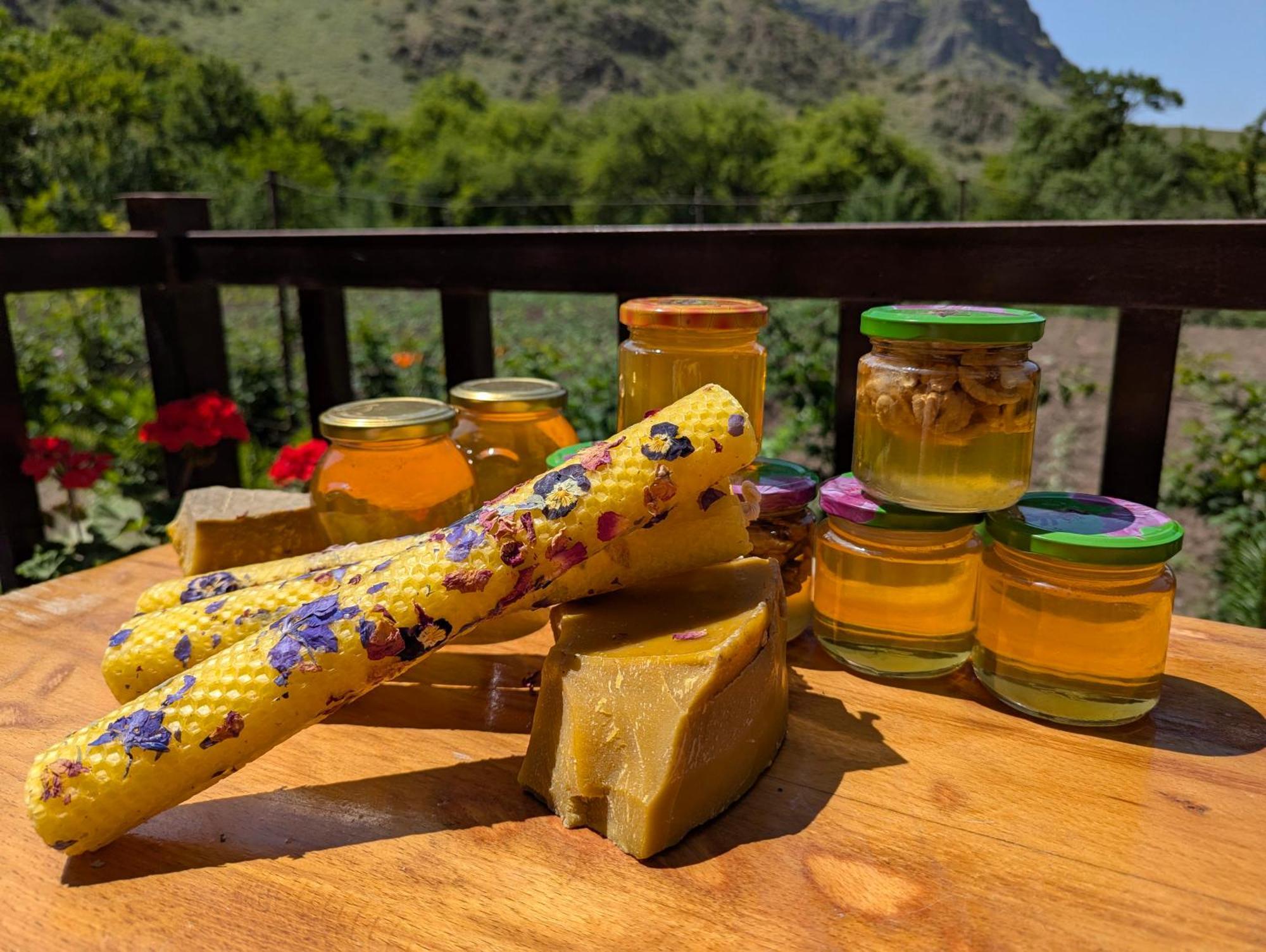 Bee House Hotel Pia Exterior photo