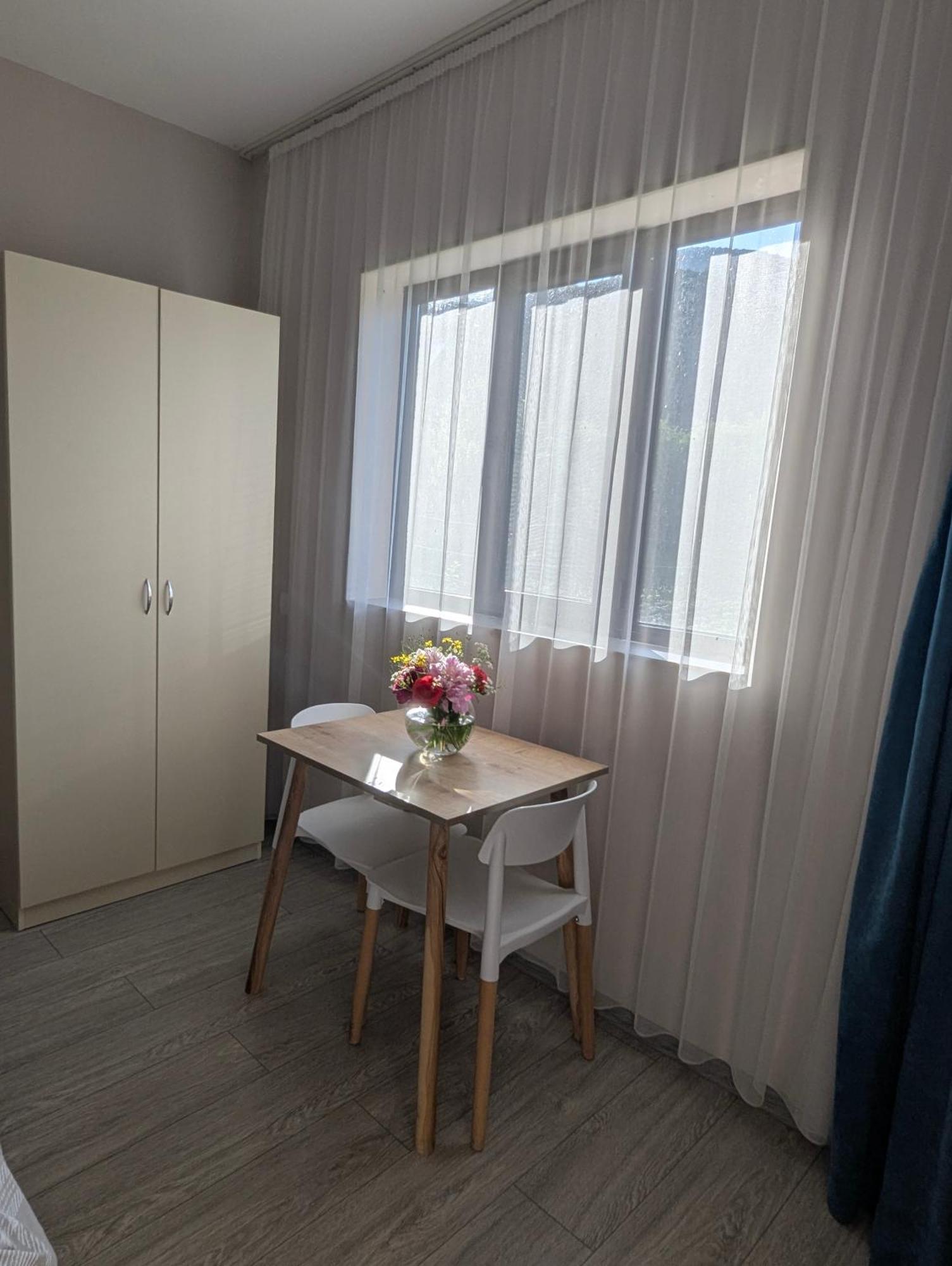 Bee House Hotel Pia Room photo
